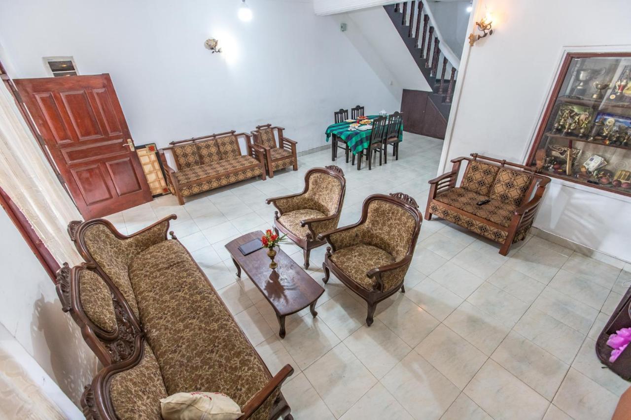 Gamage Friendly Home Канди Экстерьер фото