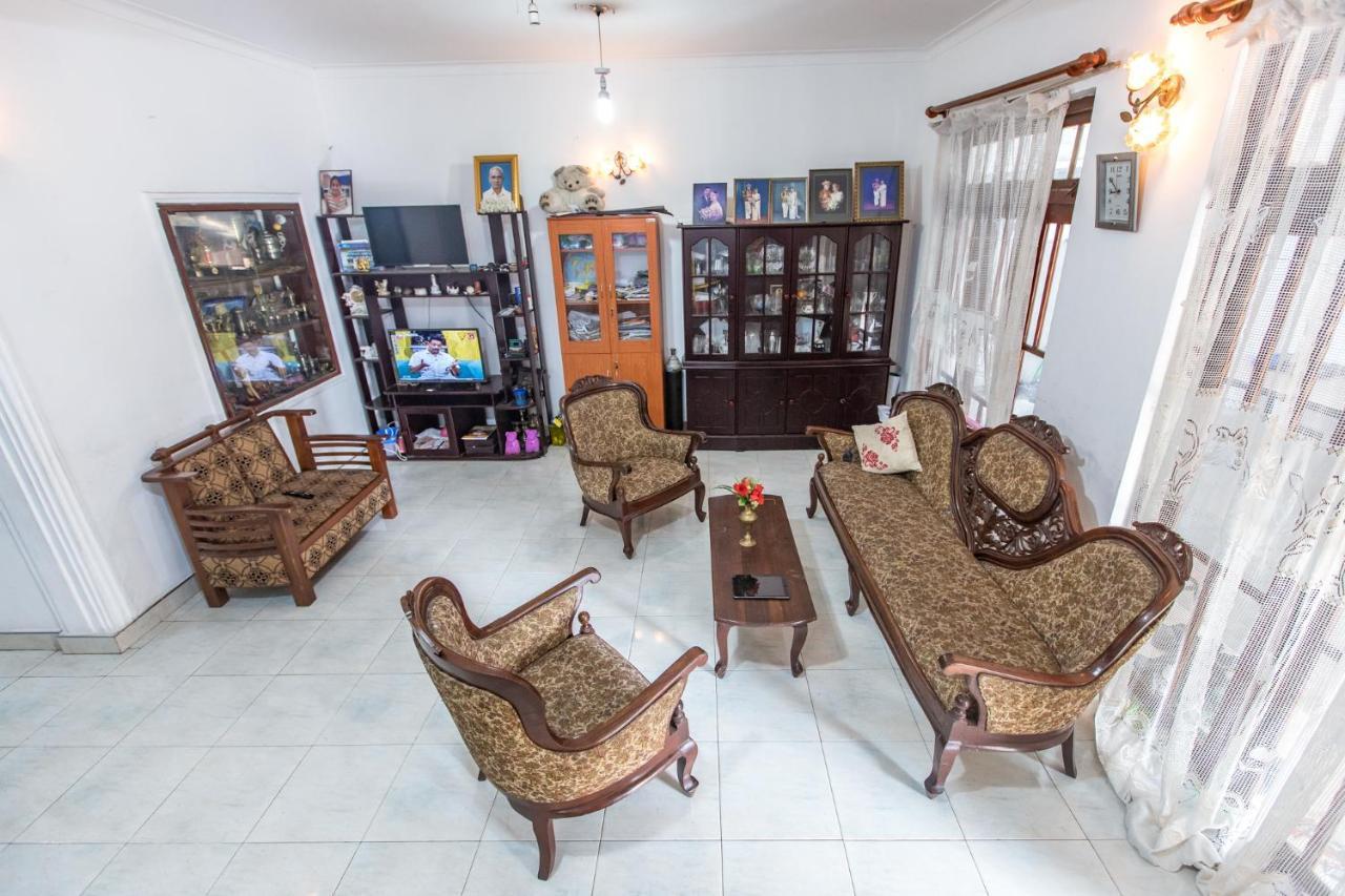 Gamage Friendly Home Канди Экстерьер фото